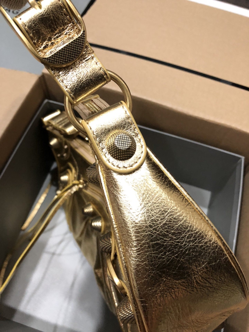 Ba1en*iaga le cagole bags